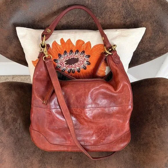 FRYE LEATHER HOBO BAG WHISKY W/CROSSBODY STRAP BRASS HARDWARE VGUC - Picture 1 of 4